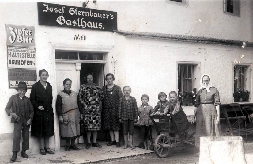 Familienfoto Sternbauer schwarz weiß