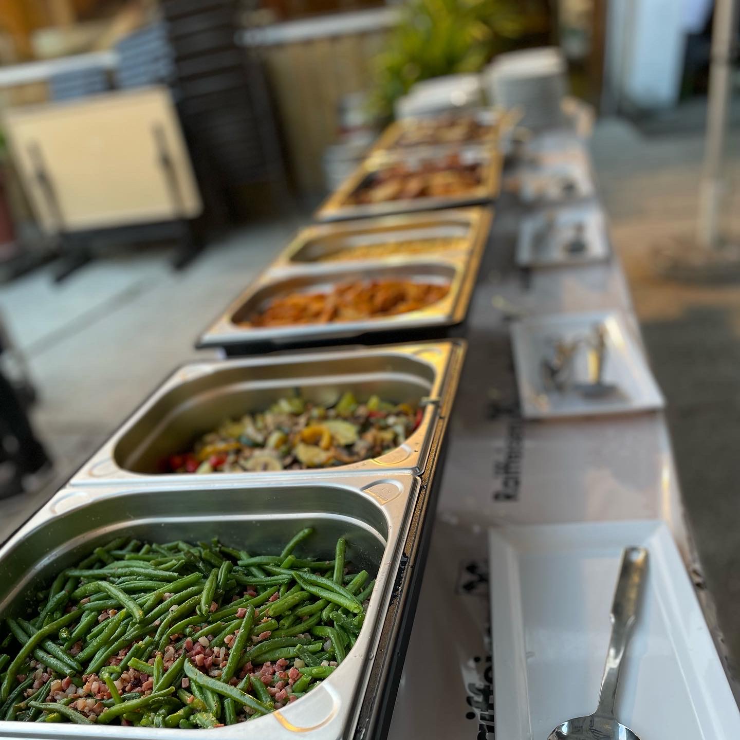 GRILLBUFFET IM FREIEN